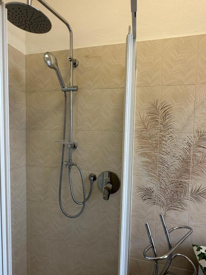 Appartamento Vicino Al Mare Con Parcheggio ริวาลิกูเร ภายนอก รูปภาพ