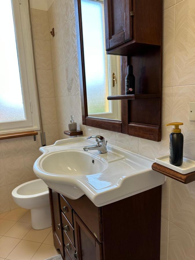 Appartamento Vicino Al Mare Con Parcheggio ริวาลิกูเร ภายนอก รูปภาพ
